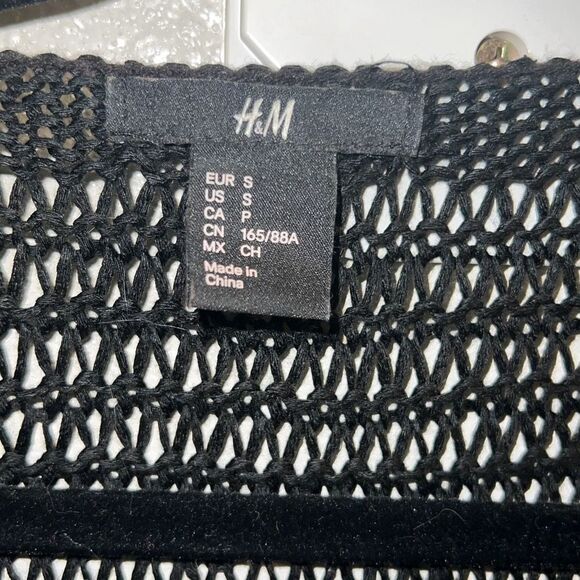 ✨H&M Open Knit V Neck Black Sweater✨ - Picture 4 of 5